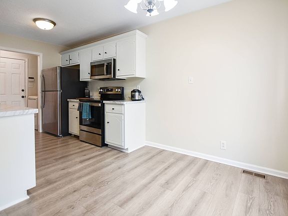 5th image of 3847 Margie Ct