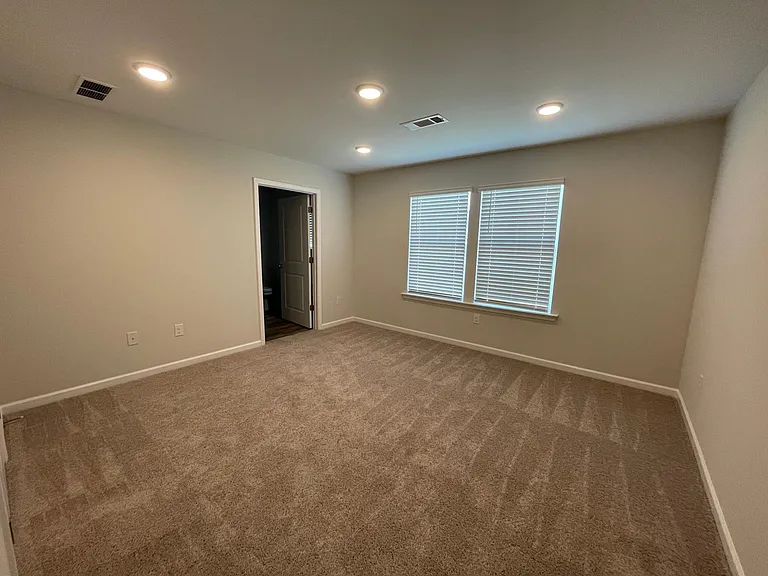 132 Asbury Park Dr — Photo 6