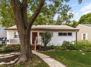 552 Rogers St, Downers Grove, IL 60515