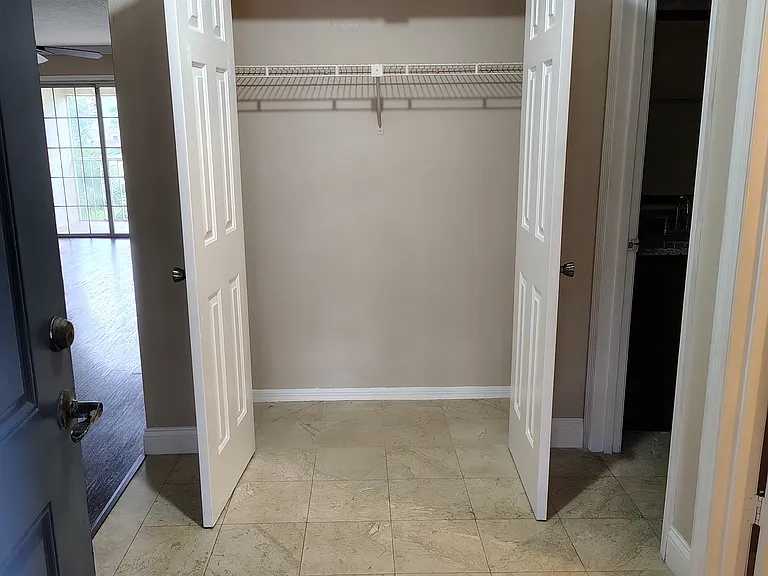 4204 Clubside Dr — Photo 4