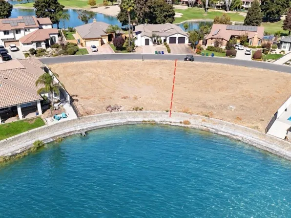 8255 Lake Shore Dr, Chowchilla, CA 93610