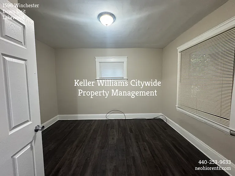 2 bedroom 1 bath DOWN unit in Lakewood — Photo 19
