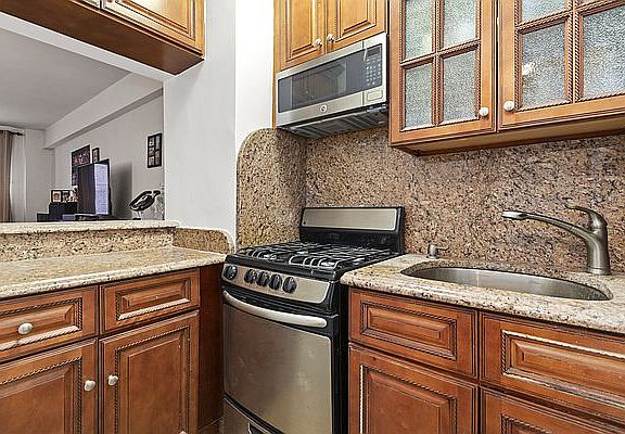 4th image of 240 E 46th St APT 3H