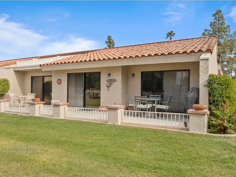 40897 Interlachen Ln — Photo 2