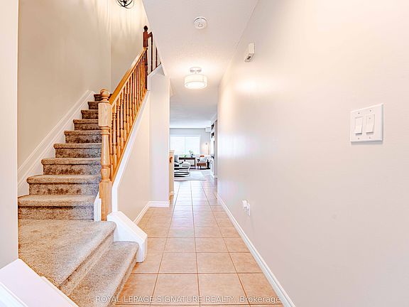 3rd image of 22 Curzon Cres
