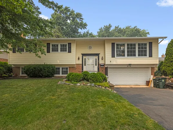 610 W Burning Tree Ln, Arlington Heights, IL 60004