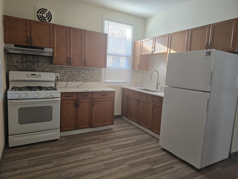 1st image of 1227 N Parkside Ave #G