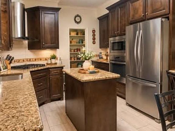4th image of 305 Hill Brook Ln