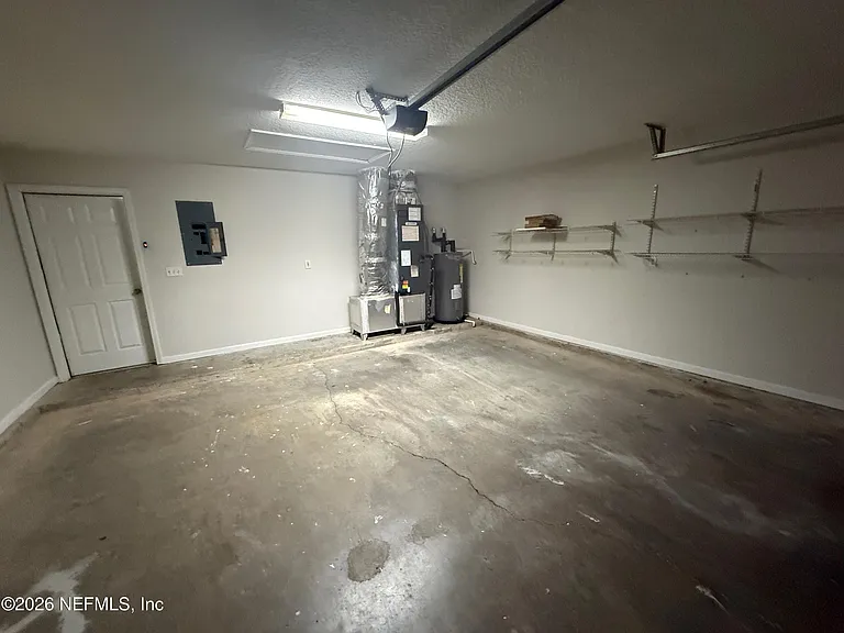 5550 Oak Crossing Dr — Photo 34