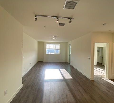 2nd image of 802 Colorado Ave #202