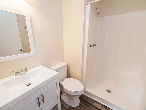 5th image of 227 Candlewood Ln