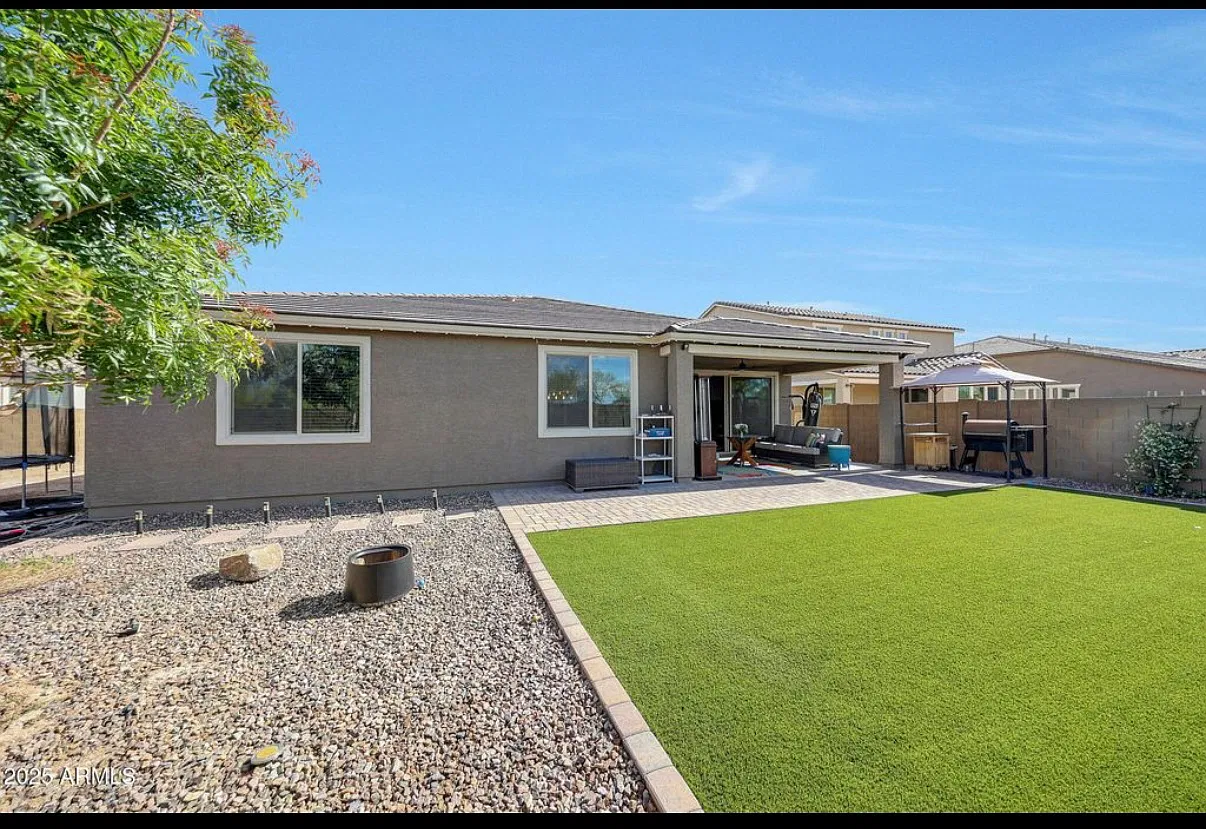 7512 W Warner St — Photo 2
