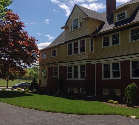 4th image of 110 Olney St