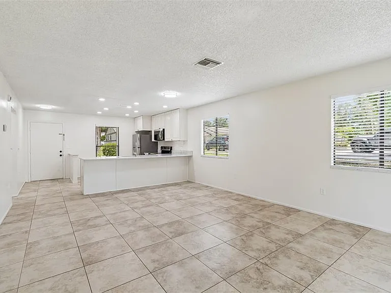 2945 Grovewood Blvd #A — Photo 27