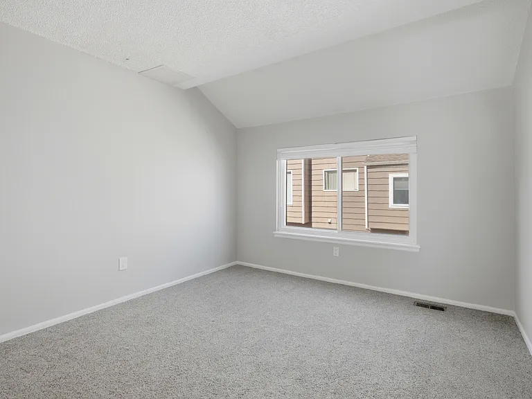 9010 Bear Mountain Dr — Photo 13