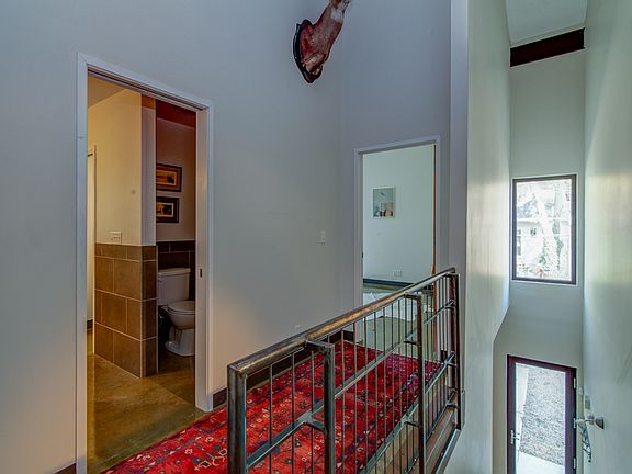 5th image of 1616 Linden Ave