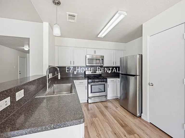 2619 Dylans Crossing Dr — Photo 7