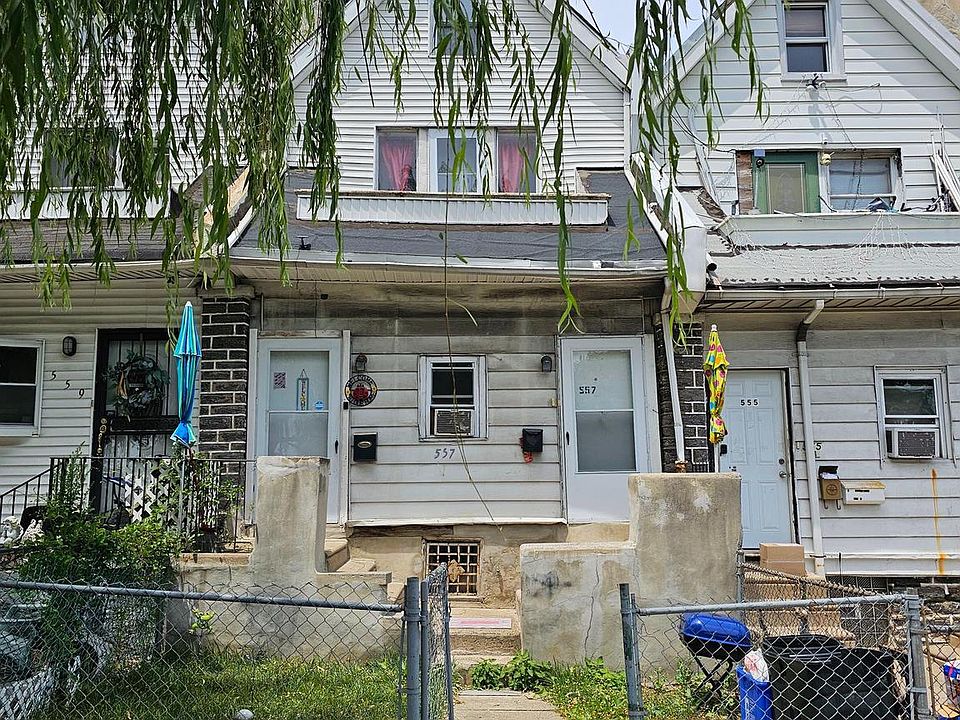 1st image of 557 W Roosevelt Blvd