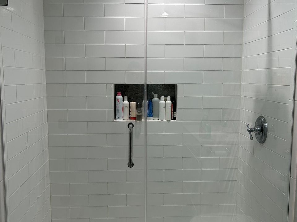 1st image of 801 Willow Ave APT 4F