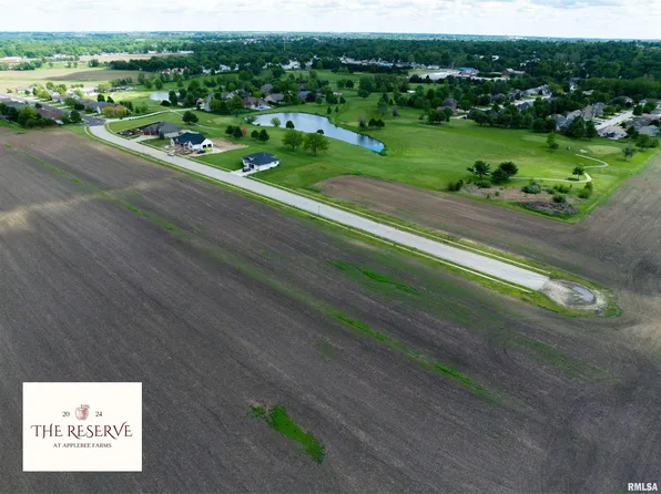 53 Applebee Farms Dr, Jacksonville, IL 62650