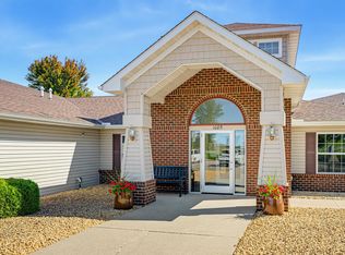1085 Dale St SW APT 115, Hutchinson, MN 55350