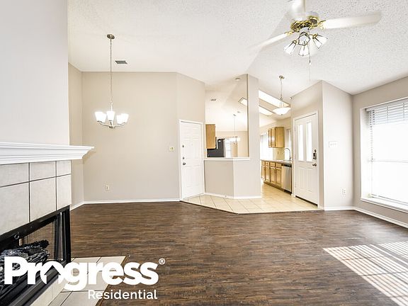 4th image of 428 Loma Alta Dr
