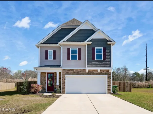 210 Avocet Way, Sneads Ferry, NC 28460
