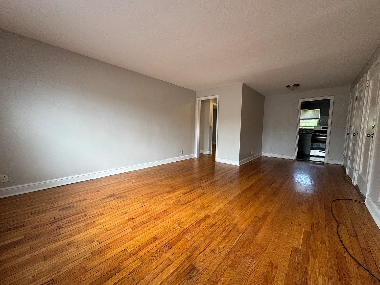 2 bed, 900 sqft, $1,345 — Photo 3