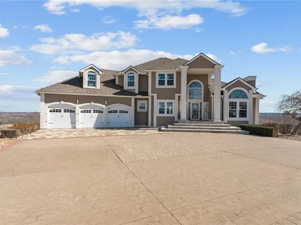 2903 S Broadway St, Oak Grove, MO 64075