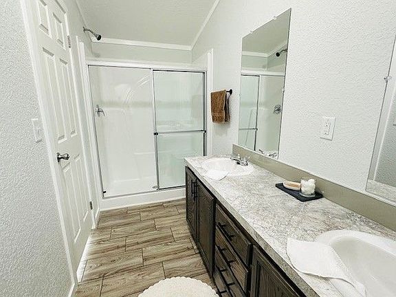 5th image of 6318 SE 51st St