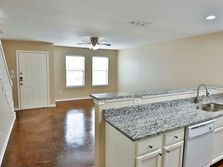 7705 Stanley Ct — Photo 4