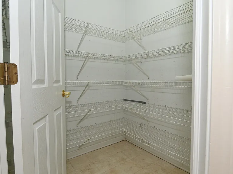 1043 Rentham Ln — Photo 31
