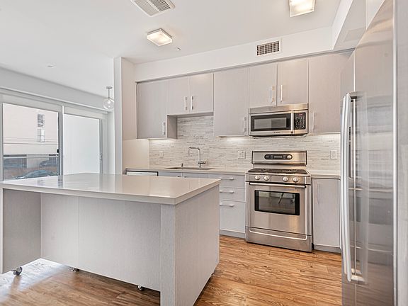 3rd image of 11677 S Barrington Ave #201