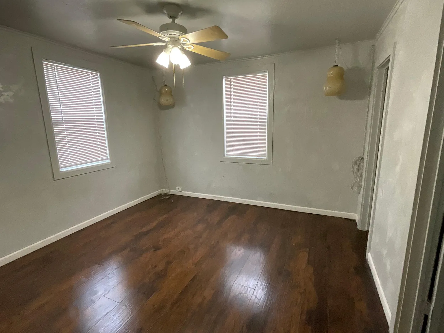 1400 Chris Ln — Photo 2