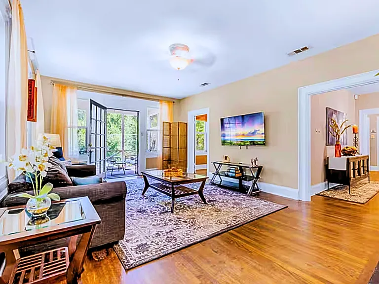 4303 Vandelia St — Photo 36