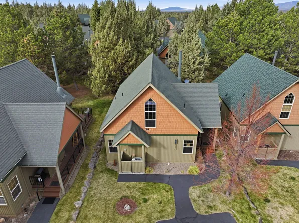 8831 Cliff Swallow Dr, Redmond, OR 97756