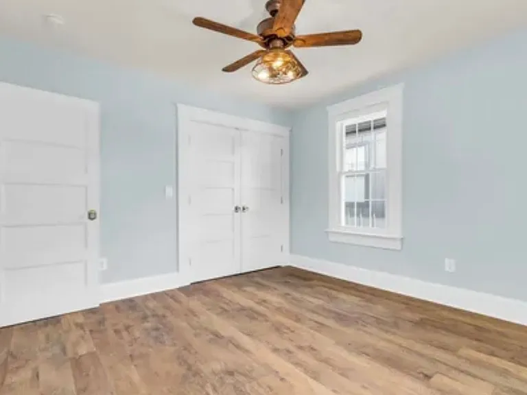 106 Grace St — Photo 30
