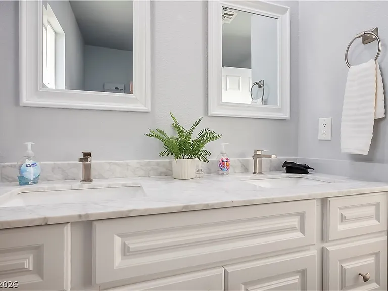 7435 Rogers St — Photo 34