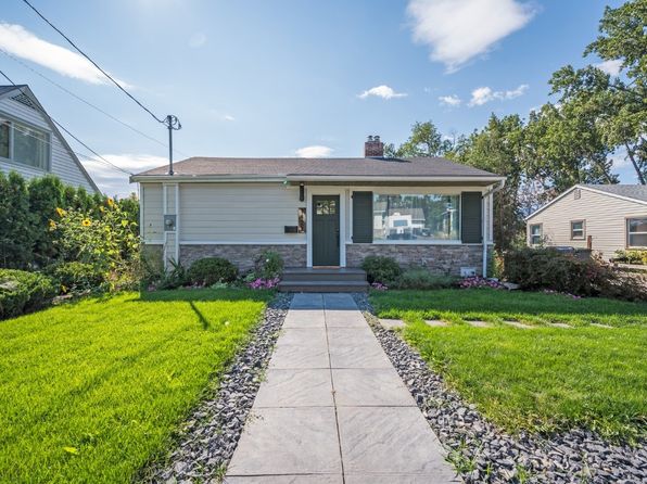 1422 Bankhead Cres, Kelowna, BC V1Y 3V5