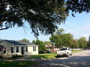 5th image of 2213 3rd St