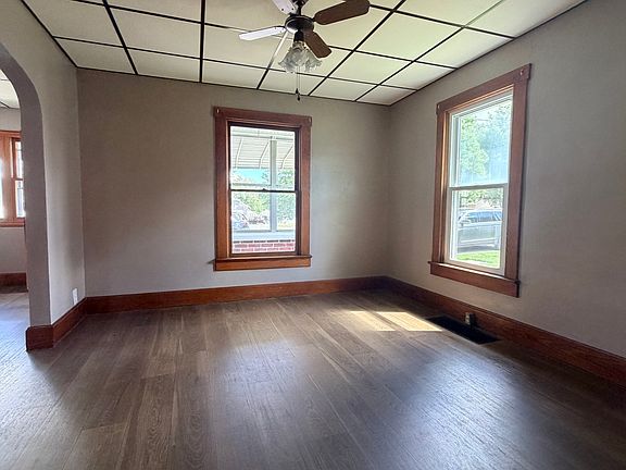 5th image of 223 N Depot St