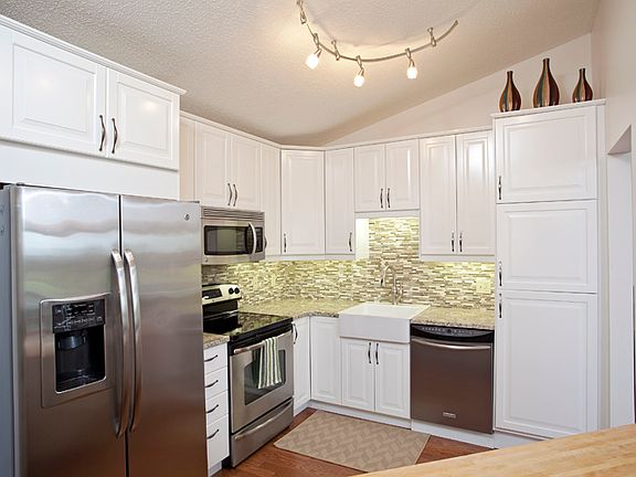 2nd image of 10257 Arrowwood Dr
