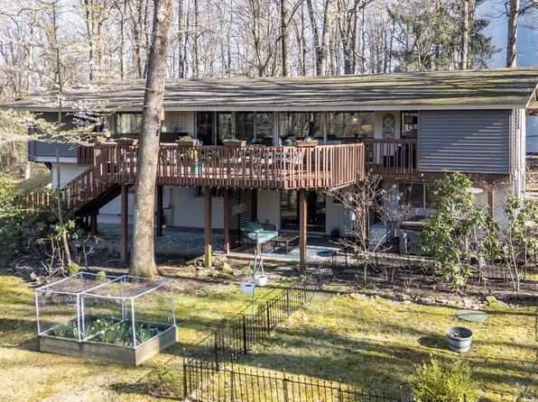 30 Forge Mountain Dr, Phoenixville, PA 19460