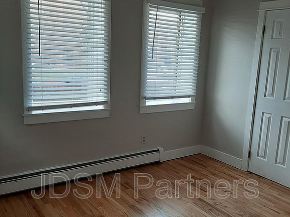 3rd image of 1570 Detroit St APT 1