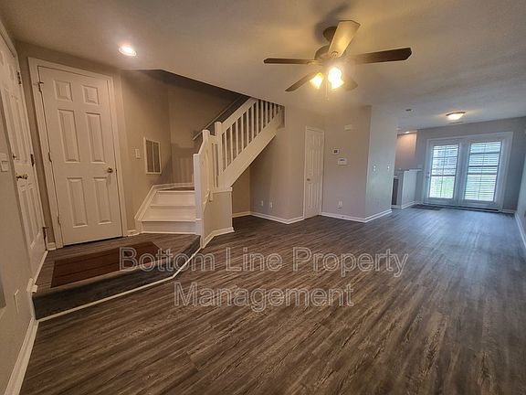 3rd image of 9365 Glenwater Dr