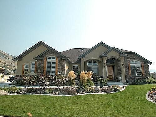 Gorgeous custom rambler in exclusive neighborhood