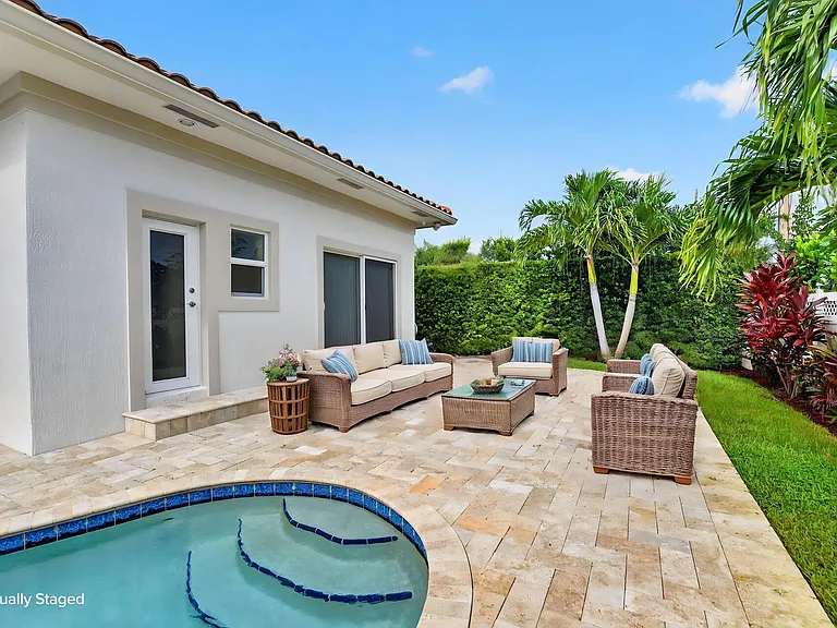 899 Granada Dr — Photo 31