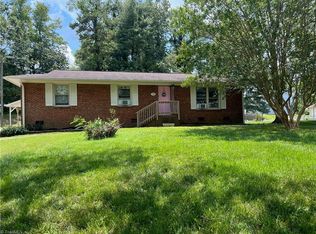 140 North Dr, Thomasville, NC 27360