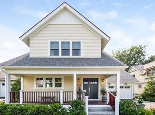 3 Blynman Cir, Manchester, MA 01944