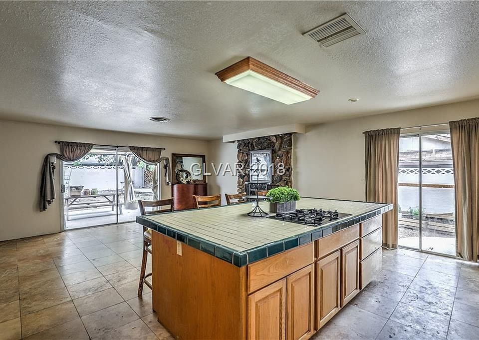 1st image of 3888 Oakhill Ave